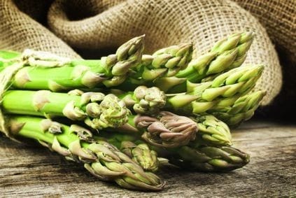Šparglji so tu! Kakšne so njihove koristi za zdravje?